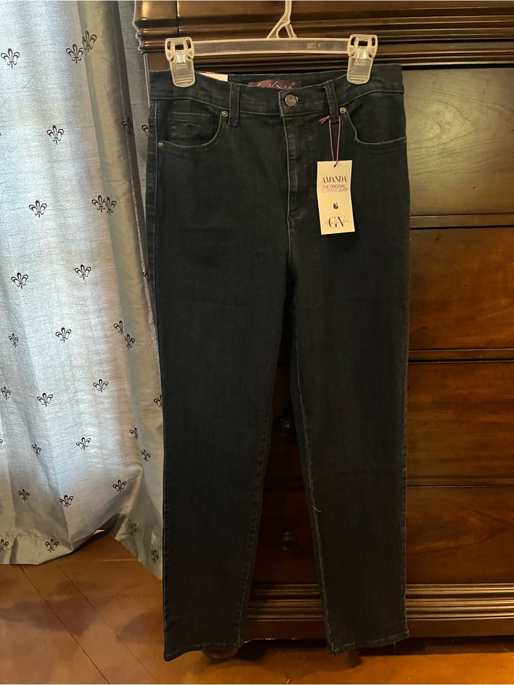 Gloria Vanderbilt Black High-Rise Straight Jeans